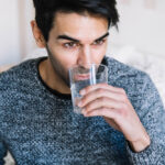 Prednosti pitja vode takoj zjutraj