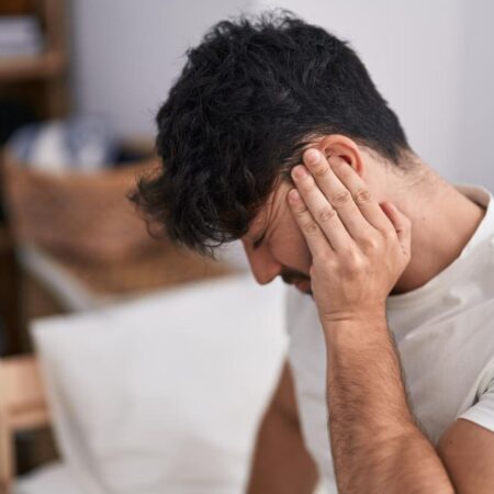 Boleče uho kaj pomaga? Preprosti nasveti in domača zdravila