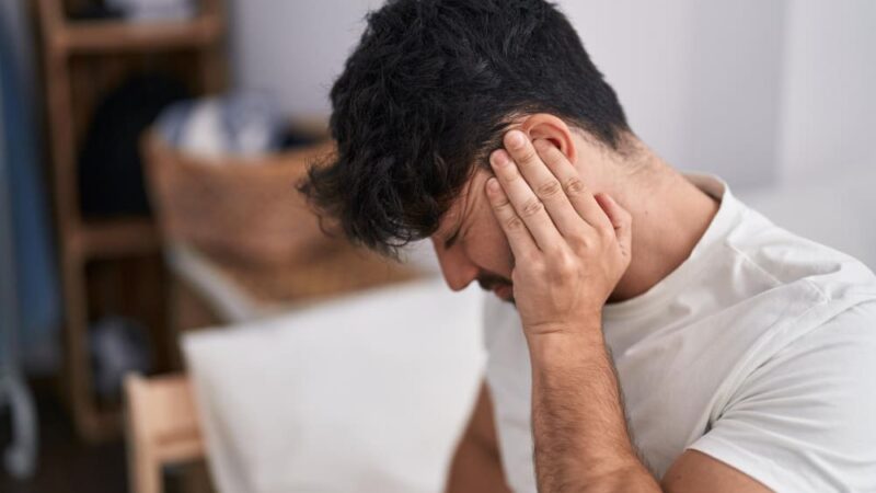 Boleče uho kaj pomaga? Preprosti nasveti in domača zdravila